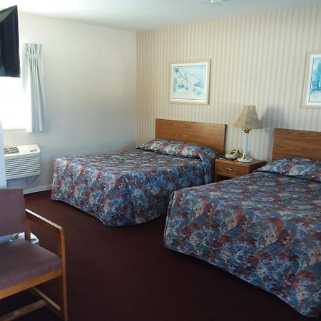 Budget Host Inn - Manistique Zewnętrze zdjęcie